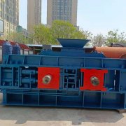 對輥破碎設(shè)備在粉碎物料時需注意的事項(xiàng)